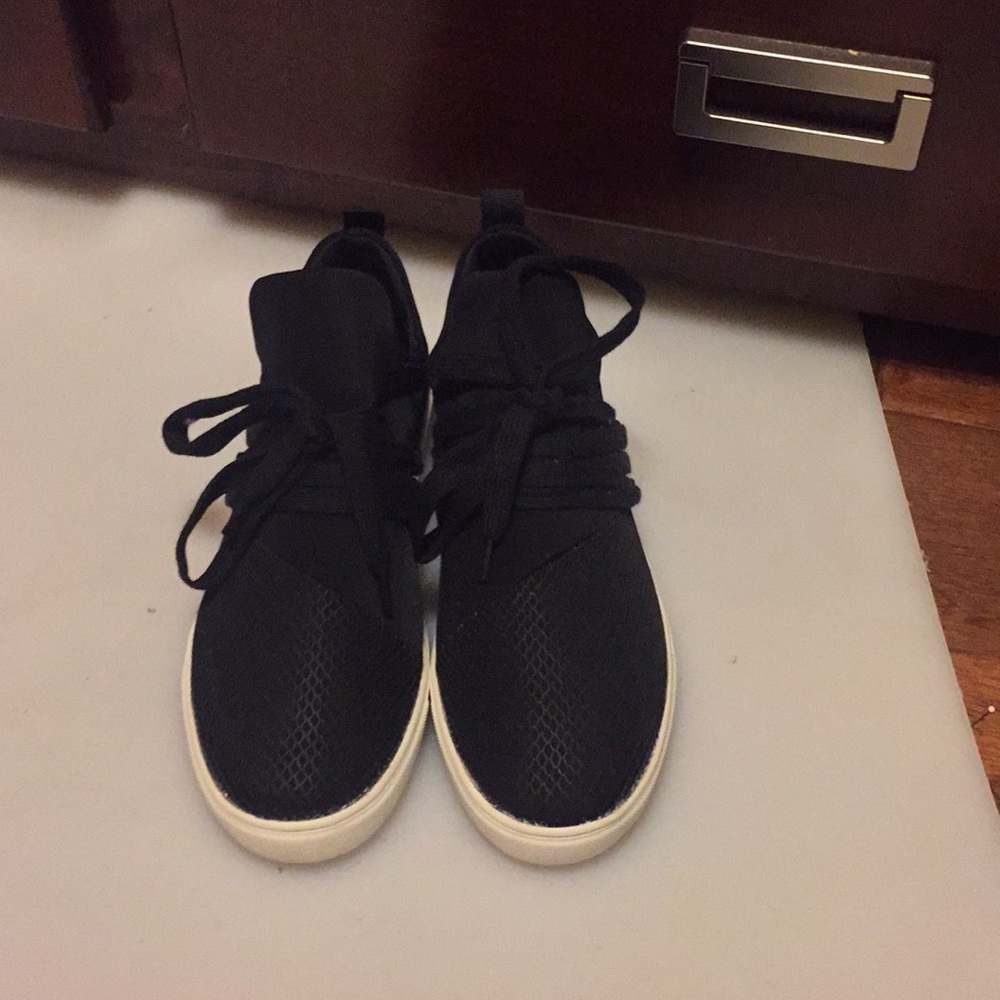 Black Brash sneakers women’s size 9